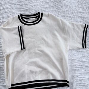 Abercrombie & Fitch Black and White Striped Sweater